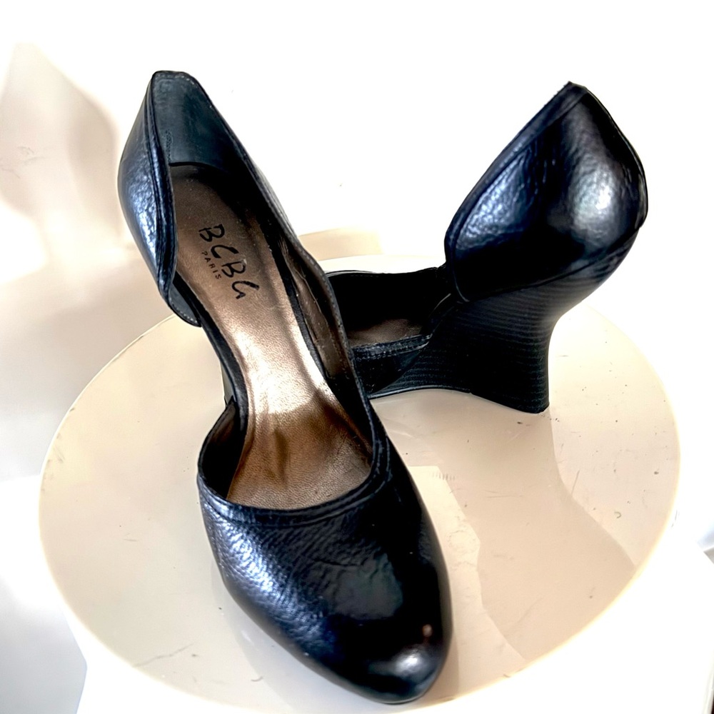 BCBG Black Leather Sculpted Heel D’Orsay Round Toe Shoes High Heels Pumps